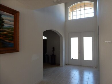 Foyer with very high ceiling