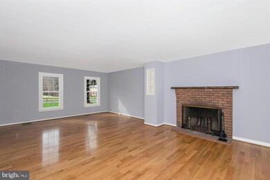 14319 Sugarloaf Vista Dr, Clarksburg, MD 20871 - photo 4