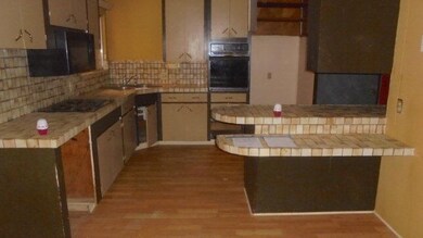 1018 W 3rd St, Weslaco, TX 78596 - photo 6