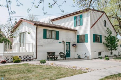 (3) Side House