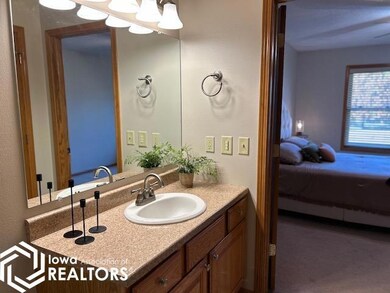 798 B Wilson St unit B, Traer, IA 50675 - photo 6