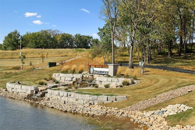 1557 S Stonewood Dr, West Des Moines, IA 50263 - photo 5