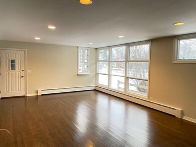 365 N Shady Ln, Elmhurst, IL 60126 - photo 4