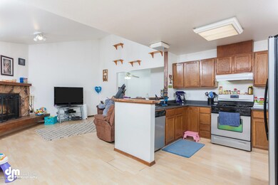 3908 Tom White Circle-large-008-3-Dining