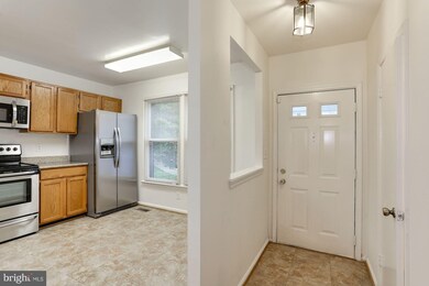 3665 Silver Spruce Cir, Burtonsville, MD 20866 - photo 5