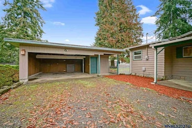 944 5th St, Lyons, OR 97358 - photo 3