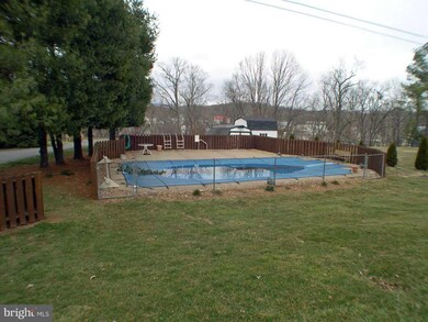 104 N Whissen St, Edinburg, VA 22824 - photo 6