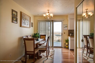 112 W Claremore Dr, Lansing, MI 48911 - photo 6