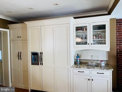 1326 Monroe Ave, Reading, PA 19610 - photo 6