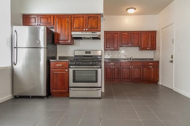 7 Newark Bay Ct, Bayonne, NJ 07002 - photo 3