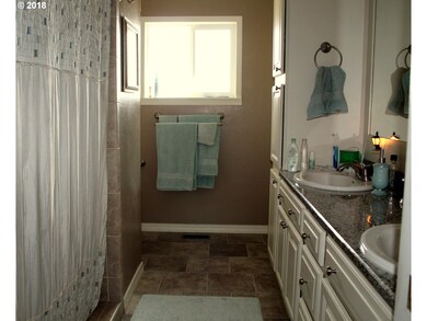 Bathroom, Attached