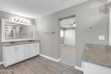 8637 E Jackrabbit Rd-18
