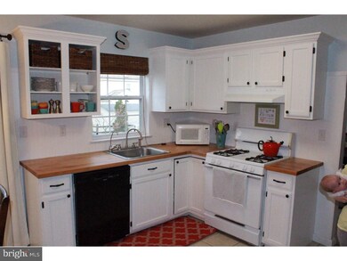 189 Abbey Dr, Royersford, PA 19468 - photo 3