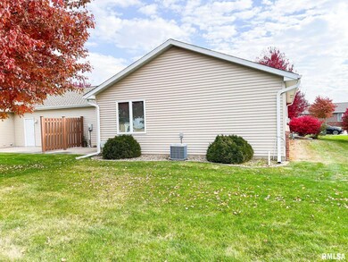 1138 Breeze Way unit 21A, Washington, IL 61571 - photo 4