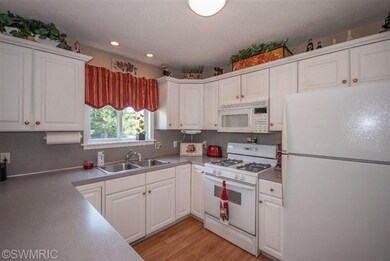 7818 Westminster Dr SW, Byron Center, MI 49315 - photo 4