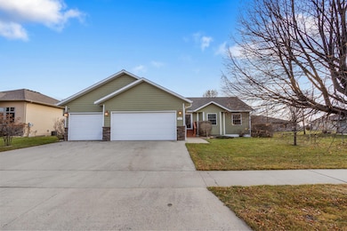 1415 Nicklaus Dr, Aberdeen, SD 57401 - photo 3