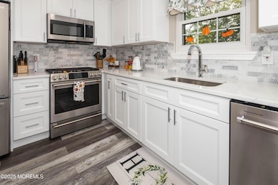 129 Dumbarton Hill Ct, Matawan, NJ 07747 - photo 2