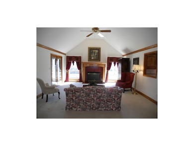 Large great room perfect for large gatherings!