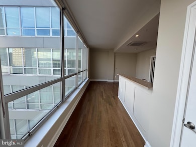 2040 Market St unit 219, Philadelphia, PA 19103 - photo 2