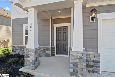 304 Roderick Ln, Greenville, SC 29605 - photo 3