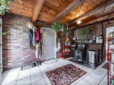 281 Morgan St, South Hadley, MA 01075 - photo 4