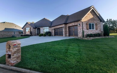 House Nixa001