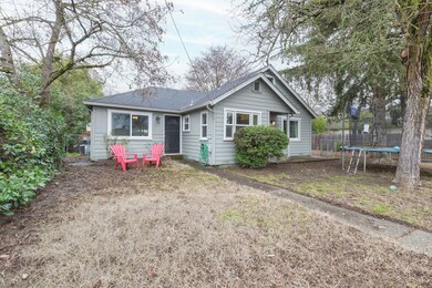 610 NE D St, Grants Pass, OR 97526 - photo 3