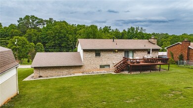 488 Maple Dr, Williamstown, WV 26187 - photo 3