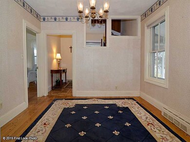Dining Room. Nice circular flow dining room off th