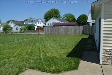 320 19th St, Dunbar, WV 25064 - photo 3