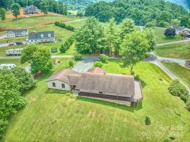 21 Redbud Dr, Burnsville, NC 28714 - photo 5