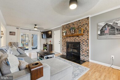 16017 Laconia Cir, Woodbridge, VA 22191 - photo 4