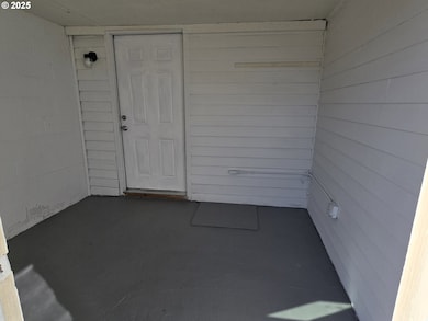 3208 W 7th St, the Dalles, OR 97058 - photo 7