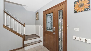 2170 Countryside Cir, Naperville, IL 60565 - photo 3