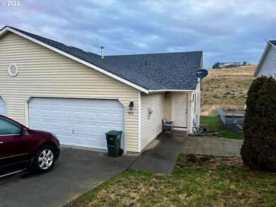 913 SW Nye Ave, Pendleton, OR 97801 - photo 2