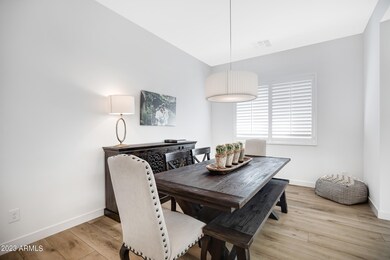 1123 E Paseo Way-11