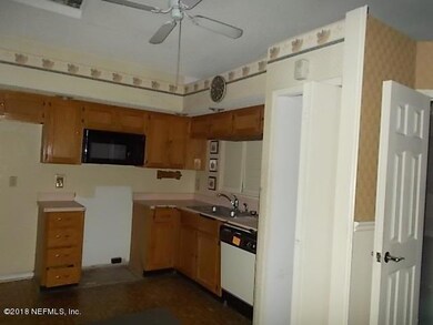 8781 Townsquare Ct, Jacksonville, FL 32216 - photo 4