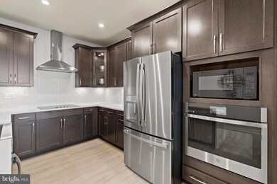 501 Tassita Ln, Manassas Park, VA 20111 - photo 2