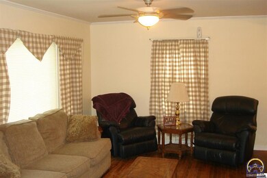 1900 SW Randolph Ave, Topeka, KS 66604 - photo 2