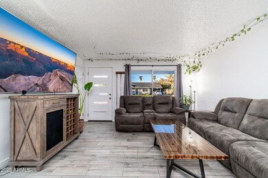 3719 E Eugie Ave - 05