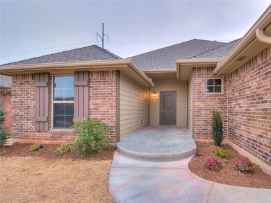 605 Beechwood Way, Moore, OK 73160 - photo 2