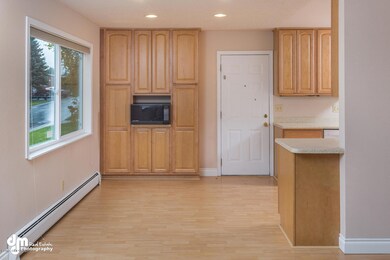 Dining Area to Kithcnen