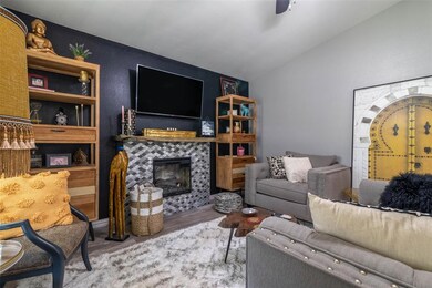 321 W Johnson St, Denison, TX 75020 - photo 5