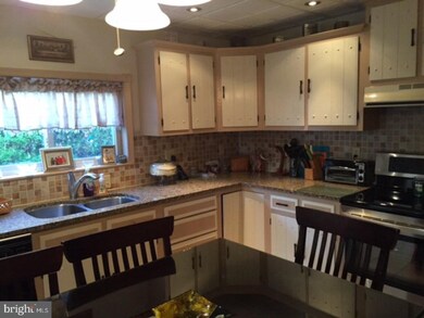 303 Walnut St, Lehighton, PA 18235 - photo 5