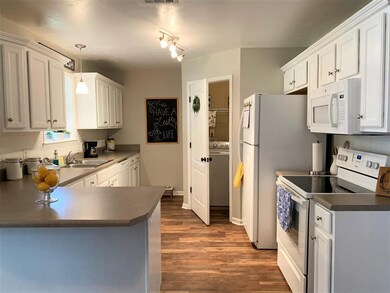 127 Millbrook Dr, Warner Robins, GA 31088 - photo 5