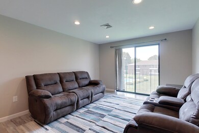 433 Abbott Farm Ln, Hudson, NH 03051 - photo 7