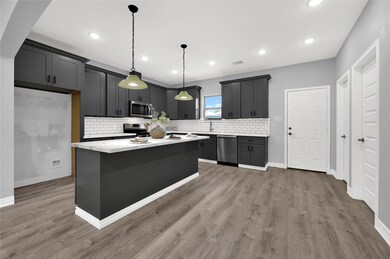 Beautiful kitchen with 
 quartz countertops