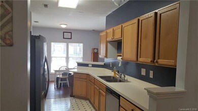 Kitchen & Dining Room - NATURAL LIGHT!!