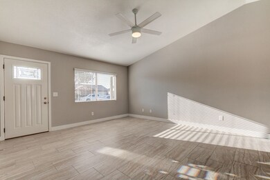3010 N Arrowhead Dr-12