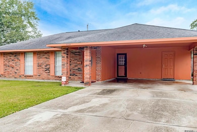 3115 Garnet Dr, Baton Rouge, LA 70805 - photo 2
